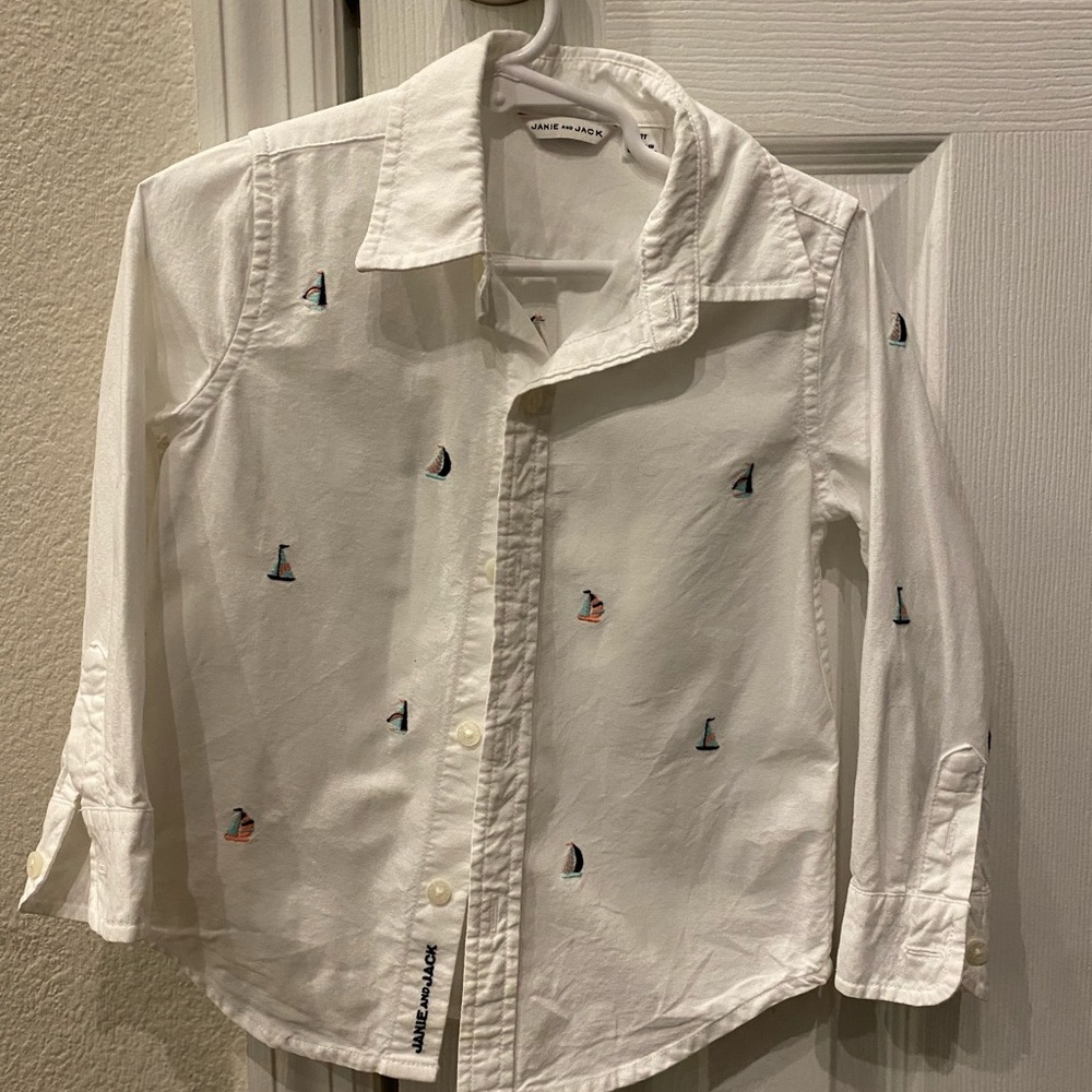 Boys Janie & Jack white poplin shirt with sailboat detail size 2T